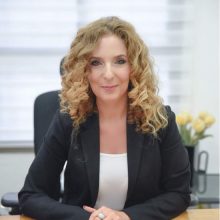 עו"ד יהודית הוכהויזר